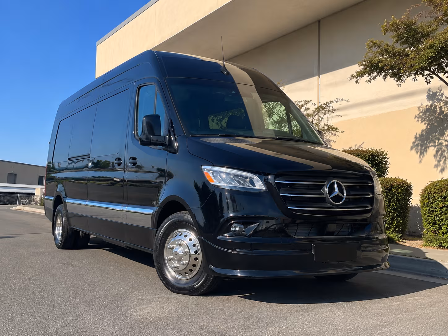 Los Angeles Airport Shuttle & Transportation party bus exterior