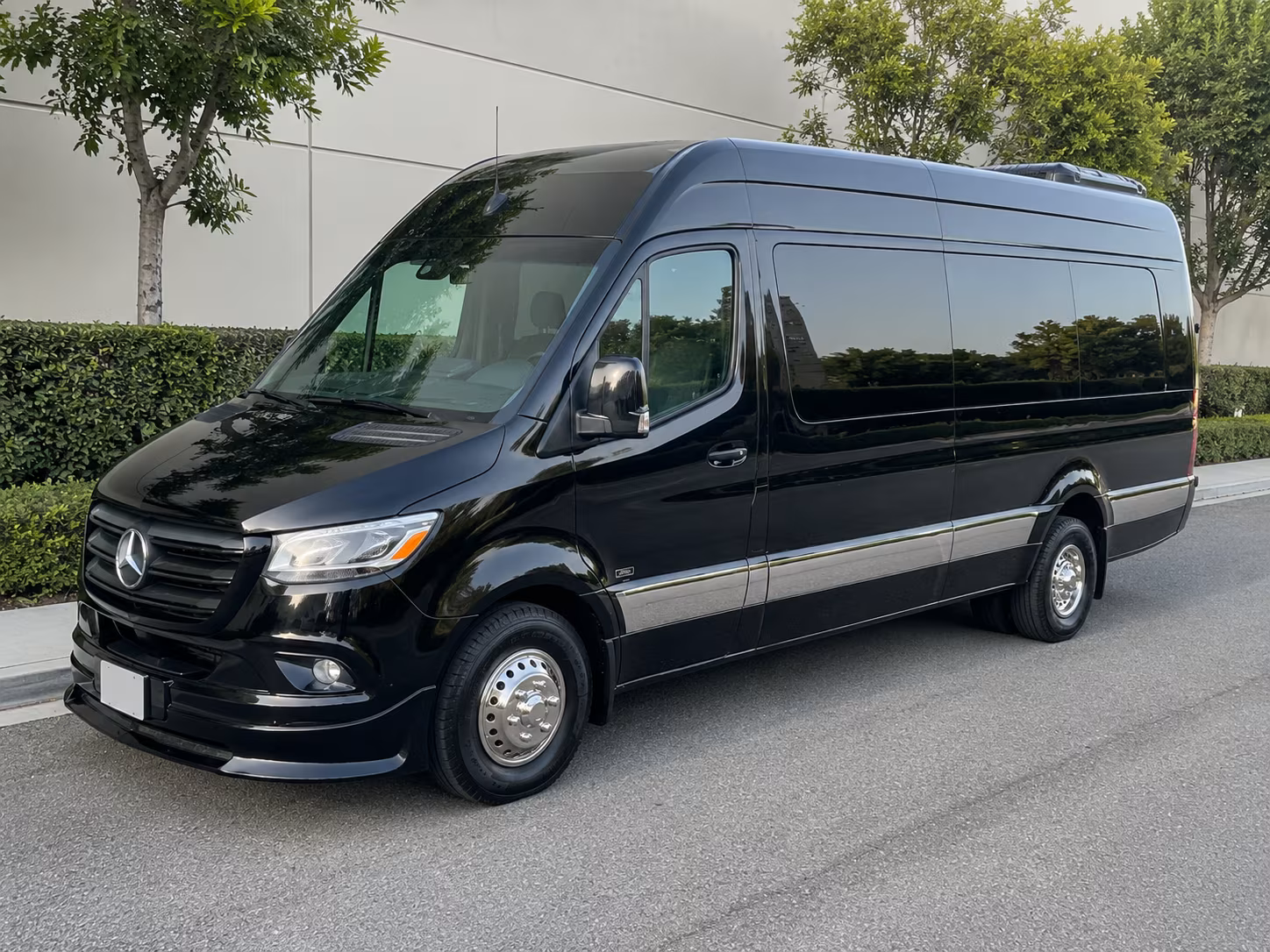 Los Angeles Airport Shuttles & Transportation