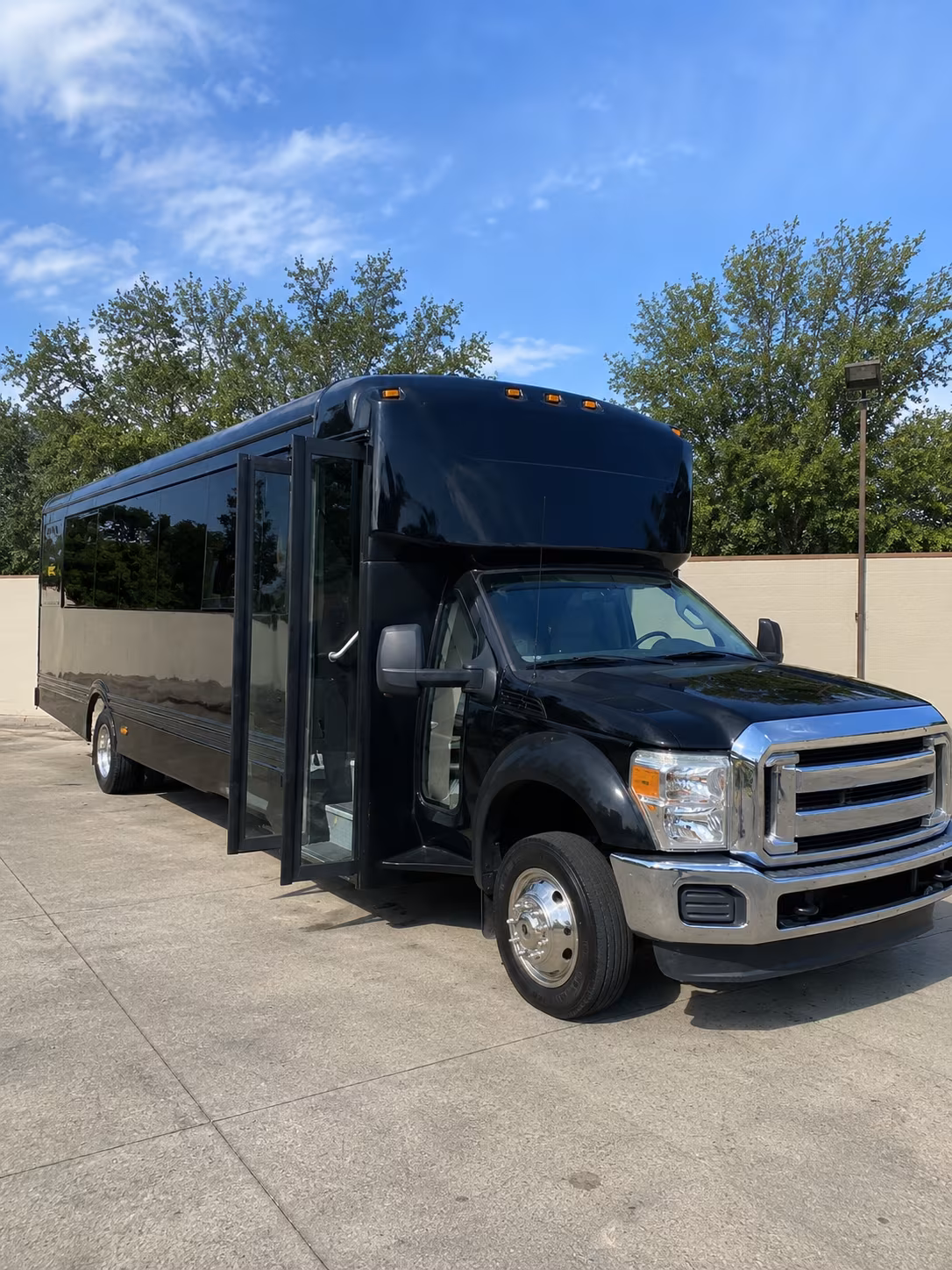 Los Angeles Prom & Homecoming Transportation party bus exterior